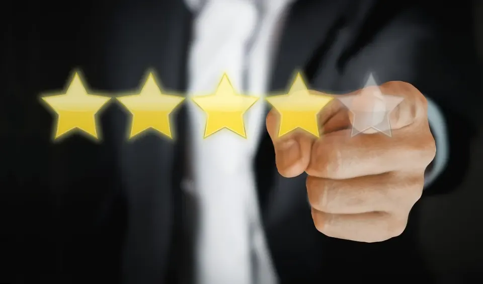 Five-star rating icons representing customer reviews and feedback
