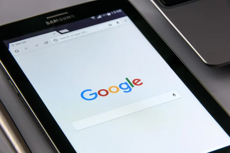A search engine query on a screen, the results rank trackers try to capture accurately